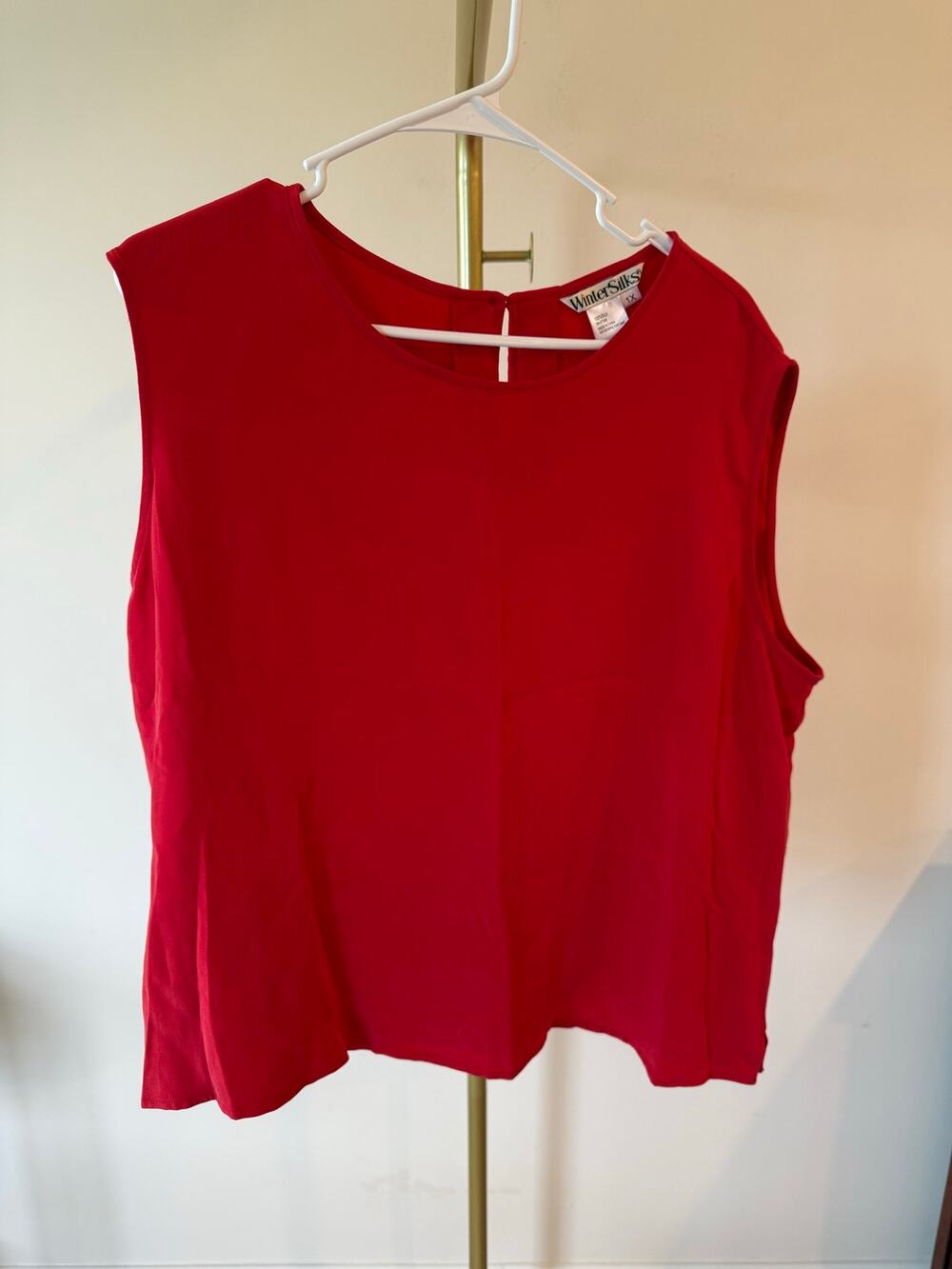 Winter Silks Tank Top Women's 1X Red Sleeveless Streetwear Party Keyhole Back